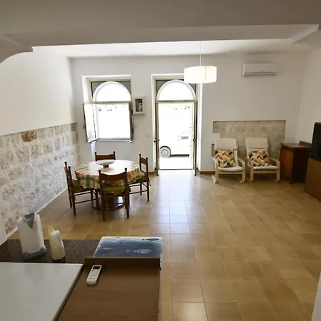Spacious 3-level House Near The Villa Donnalucata (Sicily)