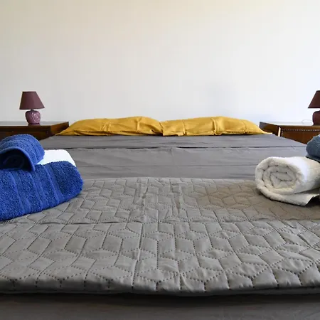 Spacious 3-level House Near The *