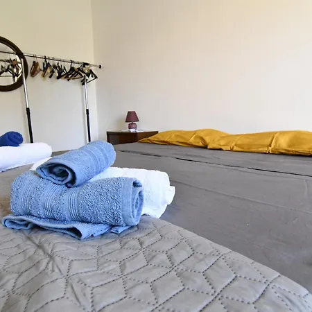 Villa Spacious 3-level House Near The *