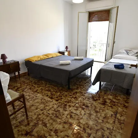 Spacious 3-level House Near The Villa Donnalucata (Sicily)