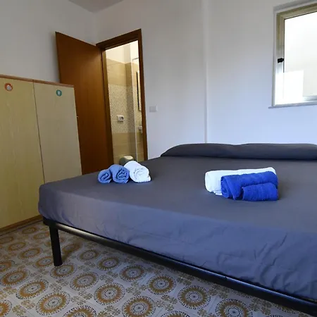 Spacious 3-level House Near The *