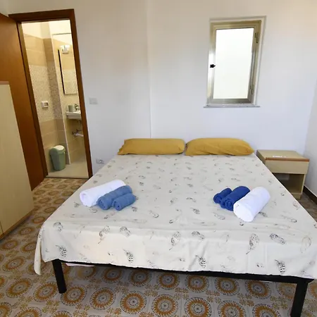 Spacious 3-level House Near The *