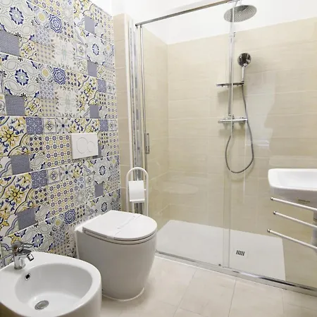 Spacious 3-level House Near The * Donnalucata (Sicily)