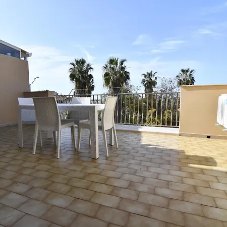 Villa Spacious 3-level House Near The *