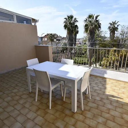 Spacious 3-level House Near The Villa Donnalucata (Sicily)